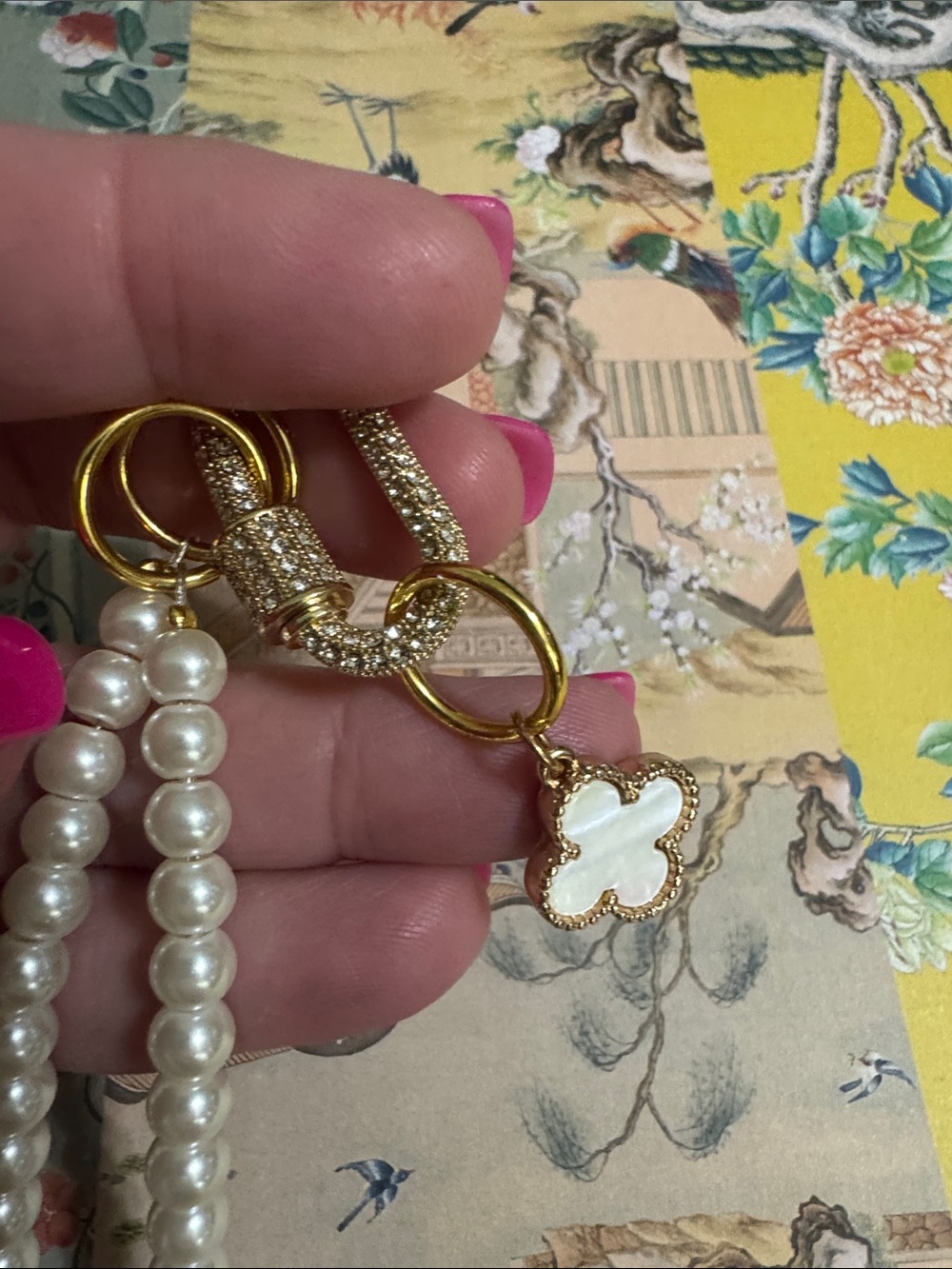 Pearl Beaded Necklace with Gold Clasp and White Clover Charm - Picture 2 of 3